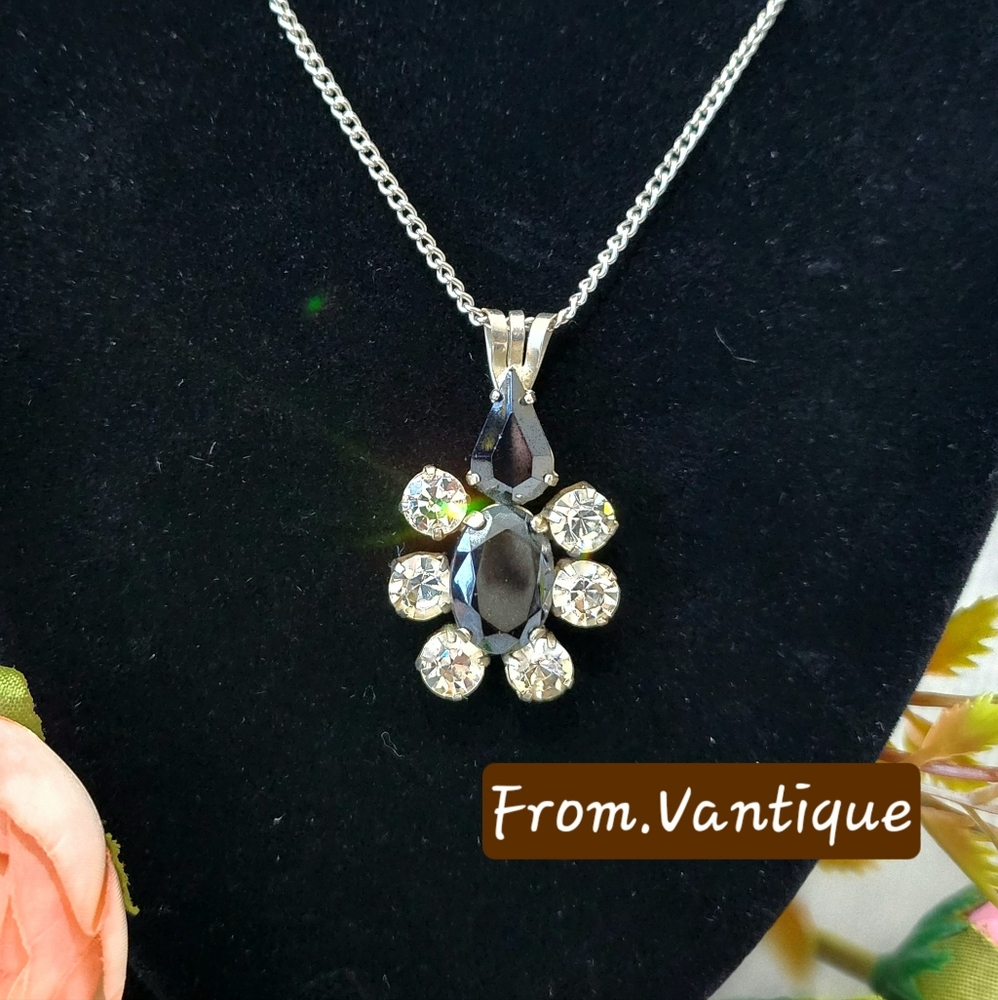 🔷️◽️ Gasby Sapphire & Clear Crystal Pendant Silver Necklace ⛓️ Vintage 🔗